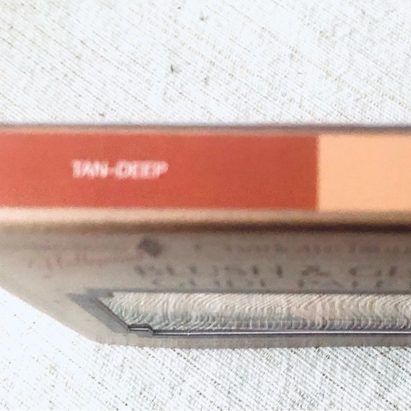 87-CHARLOTTE TIBURY MINI HOLLYWOOD BLUSH & GLOW PALETTE - Picture 6 of 7